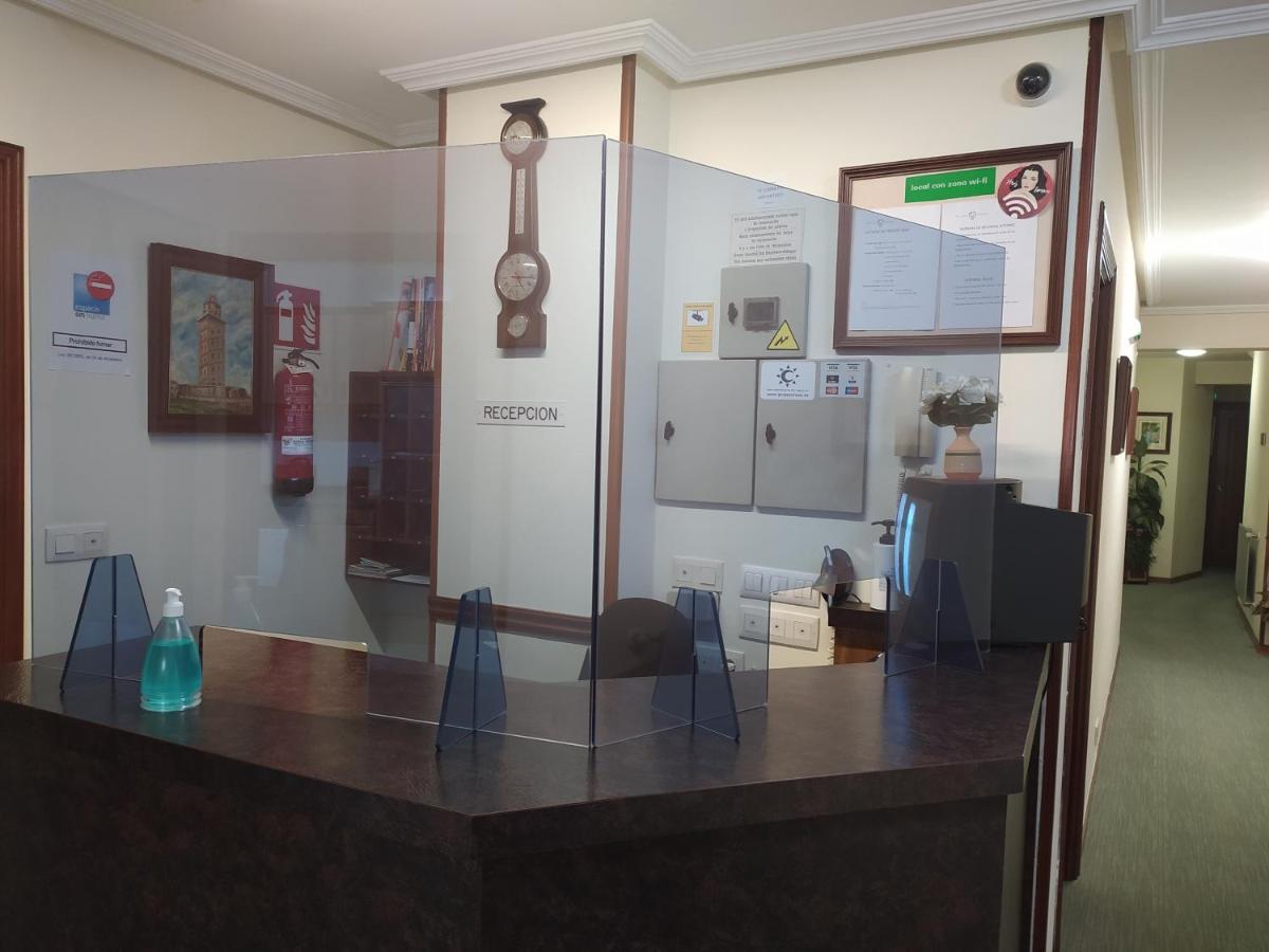 א-קורוניה Hostal Palas מראה חיצוני תמונה