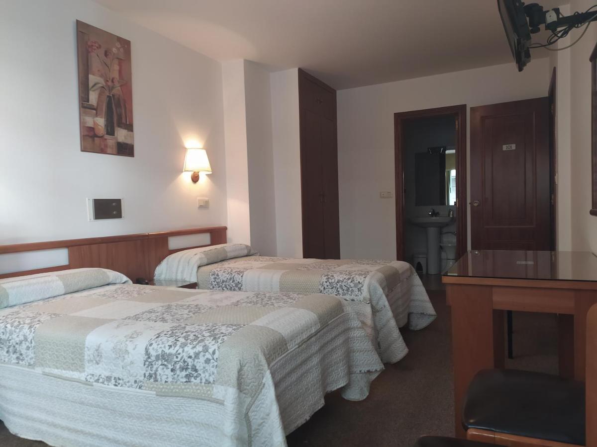 א-קורוניה Hostal Palas מראה חיצוני תמונה