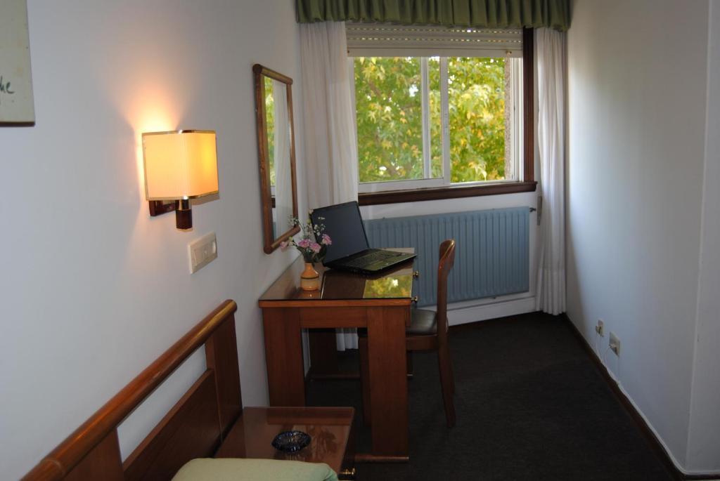 א-קורוניה Hostal Palas מראה חיצוני תמונה