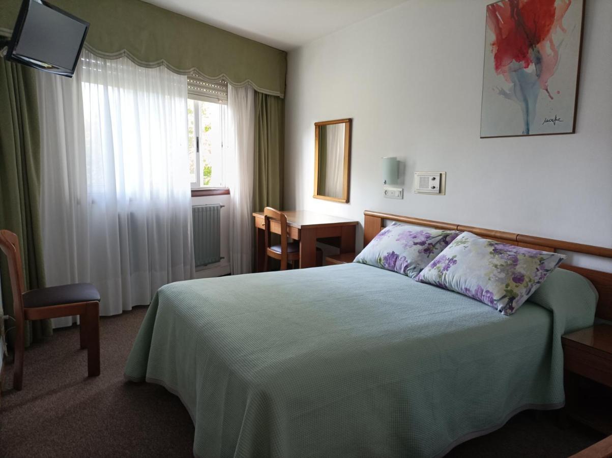 א-קורוניה Hostal Palas מראה חיצוני תמונה