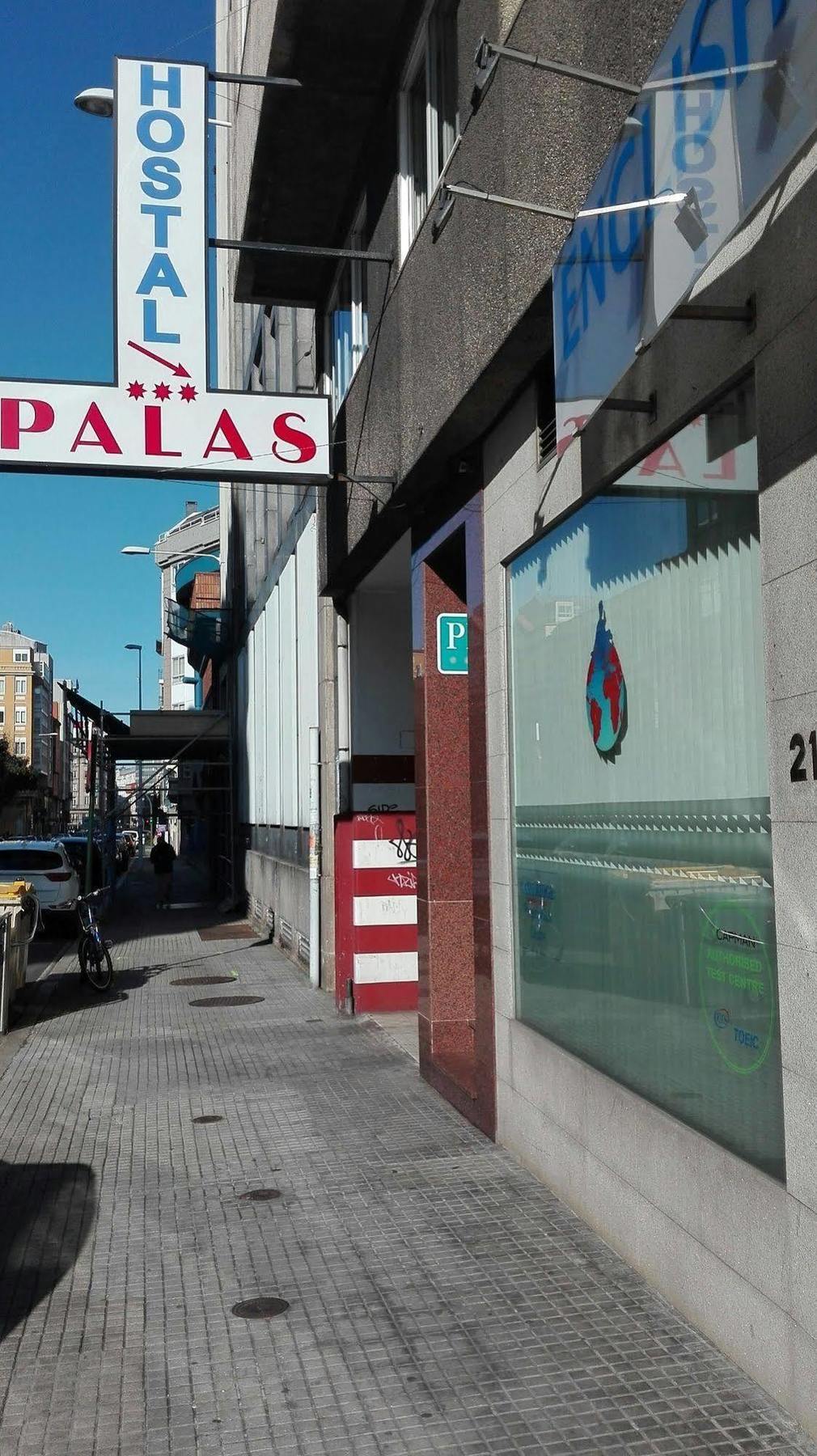 א-קורוניה Hostal Palas מראה חיצוני תמונה